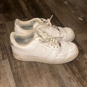 Nike White Sneakers Classic Air Force 1 Design